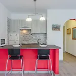 Heated Pool Sea View Speedy Wifi Apartament