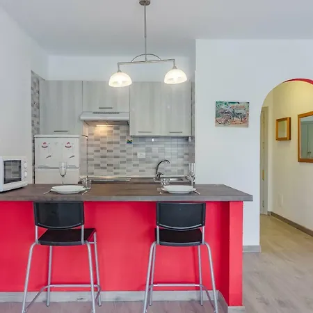 Heated Pool Sea View Speedy Wifi Apartment